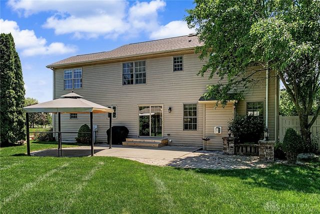570 Brookmeade Court, Troy, OH 45373