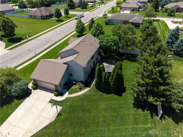 570 Brookmeade Court, Troy, OH 45373