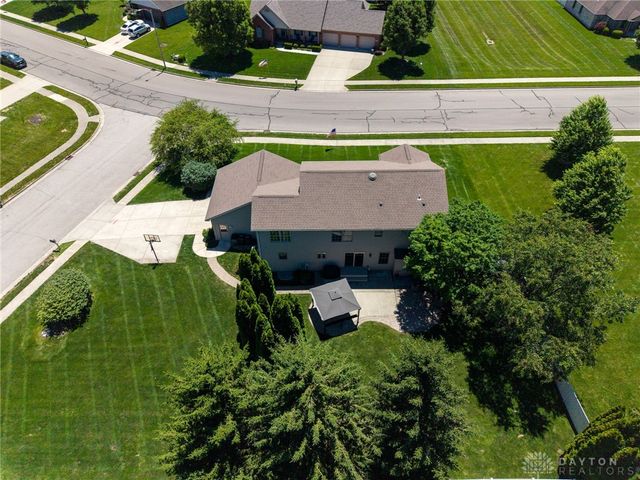 570 Brookmeade Court, Troy, OH 45373