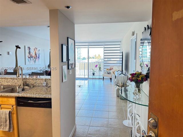 7601 E Treasure Dr 512, North Bay Village, FL 33141