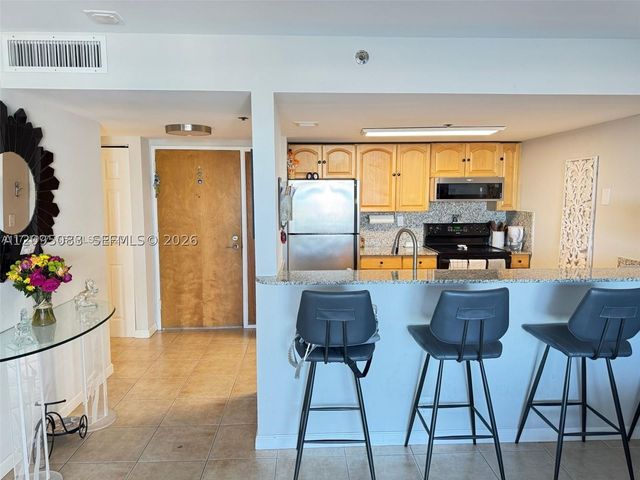 7601 E Treasure Dr 512, North Bay Village, FL 33141