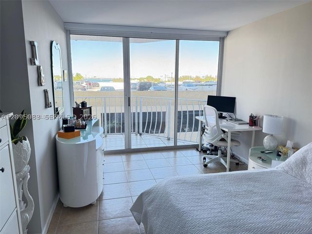 7601 E Treasure Dr 512, North Bay Village, FL 33141