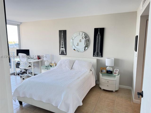 7601 E Treasure Dr 512, North Bay Village, FL 33141