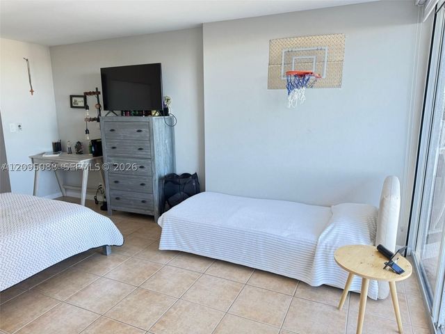 7601 E Treasure Dr 512, North Bay Village, FL 33141