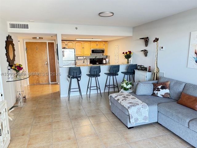 7601 E Treasure Dr 512, North Bay Village, FL 33141