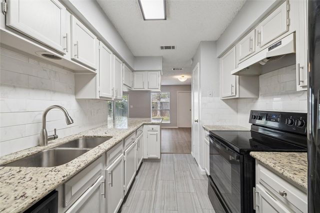 13838 Beech Hollow Lane, Houston, TX 77082