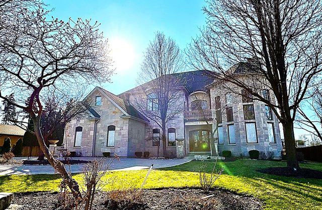 904 S Edgewood Lane, Mount Prospect, IL 60056