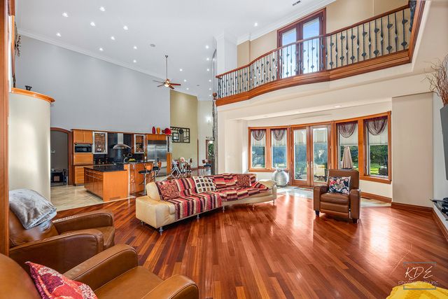 904 S Edgewood Lane, Mount Prospect, IL 60056