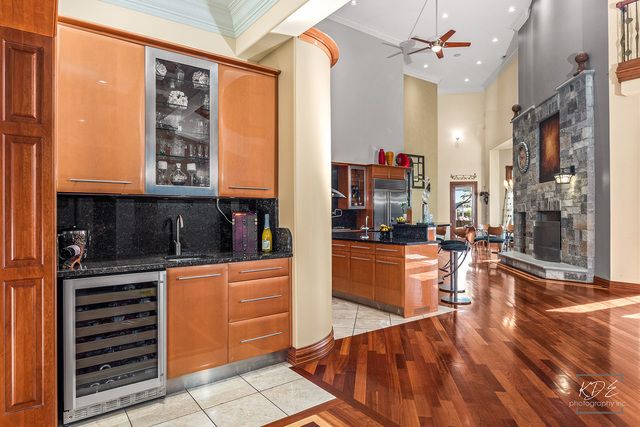 904 S Edgewood Lane, Mount Prospect, IL 60056