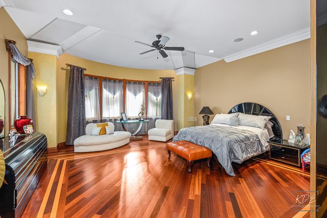 904 S Edgewood Lane, Mount Prospect, IL 60056