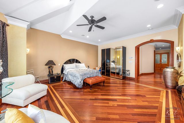 904 S Edgewood Lane, Mount Prospect, IL 60056