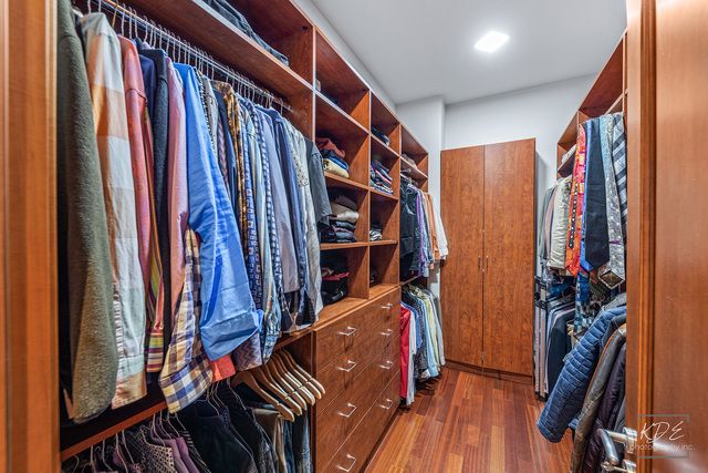 904 S Edgewood Lane, Mount Prospect, IL 60056