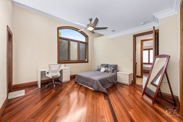 904 S Edgewood Lane, Mount Prospect, IL 60056