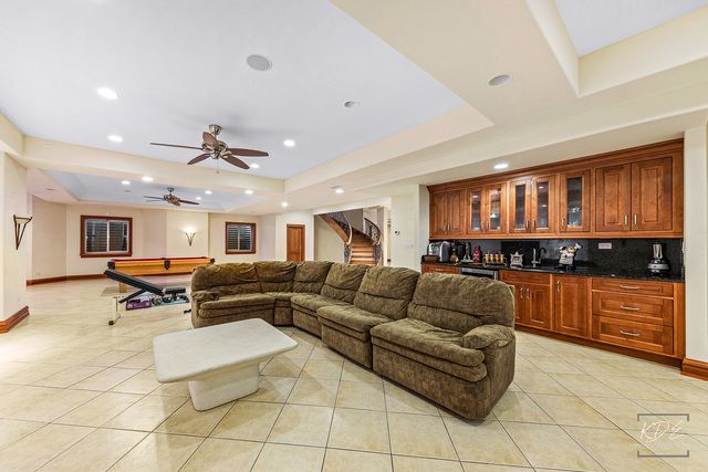 904 S Edgewood Lane, Mount Prospect, IL 60056