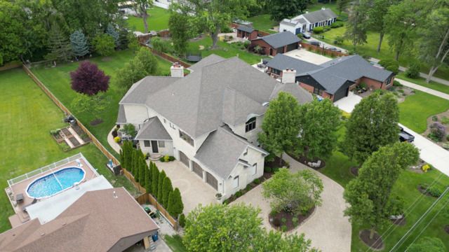 904 S Edgewood Lane, Mount Prospect, IL 60056