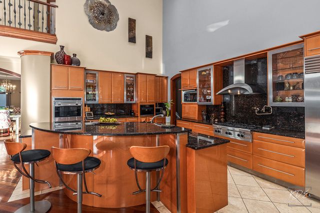 904 S Edgewood Lane, Mount Prospect, IL 60056