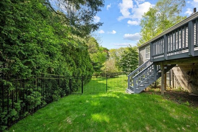 23 Ward St, Auburn, MA 01501