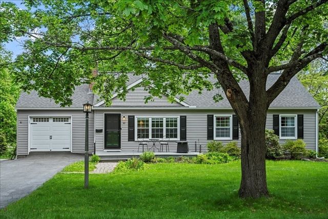 23 Ward St, Auburn, MA 01501