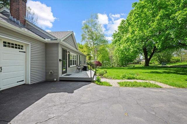 23 Ward St, Auburn, MA 01501