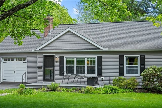 23 Ward St, Auburn, MA 01501