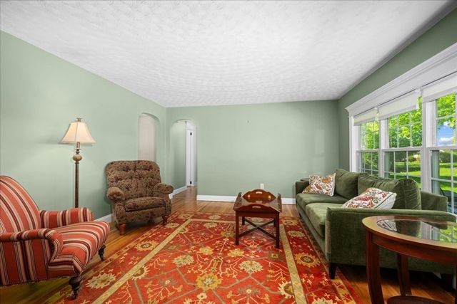 23 Ward St, Auburn, MA 01501