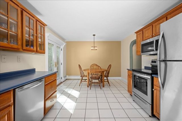 23 Ward St, Auburn, MA 01501