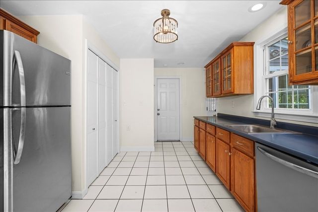 23 Ward St, Auburn, MA 01501
