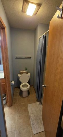 935 74th St Street 1, Cedar Rapids, IA 52402