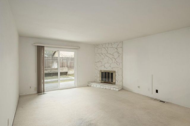 516 W Palo Alto Avenue, Fresno, CA 93704