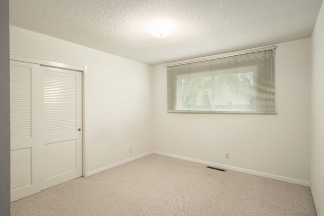 516 W Palo Alto Avenue, Fresno, CA 93704