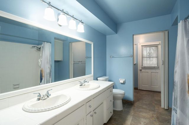 516 W Palo Alto Avenue, Fresno, CA 93704