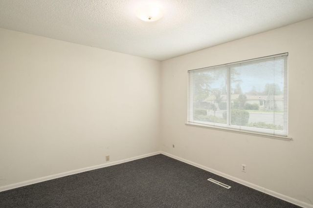 516 W Palo Alto Avenue, Fresno, CA 93704