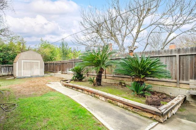 516 W Palo Alto Avenue, Fresno, CA 93704