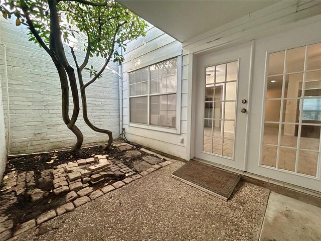 2456 Country Club Drive, Pearland, TX 77581