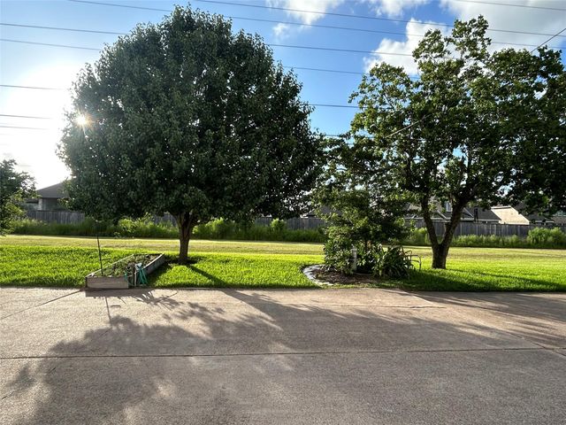 2456 Country Club Drive, Pearland, TX 77581