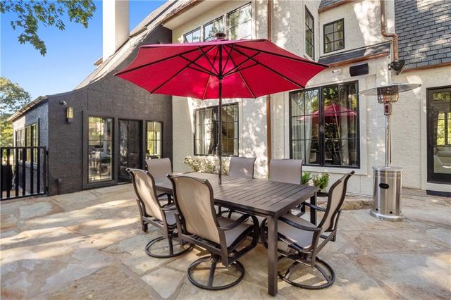 4963 Ward Parkway, Kansas City, MO 64112