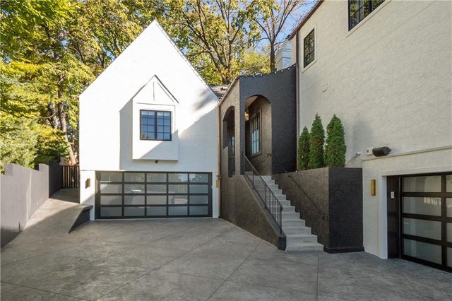 4963 Ward Parkway, Kansas City, MO 64112