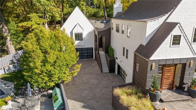 4963 Ward Parkway, Kansas City, MO 64112