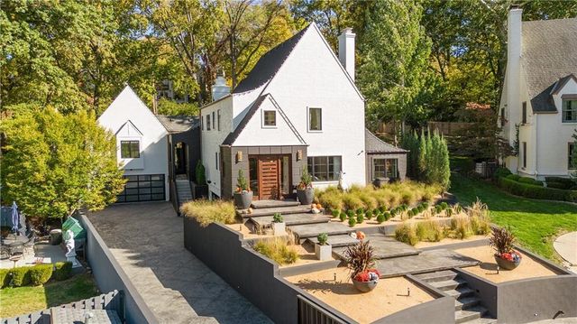 4963 Ward Parkway, Kansas City, MO 64112