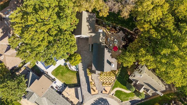 4963 Ward Parkway, Kansas City, MO 64112