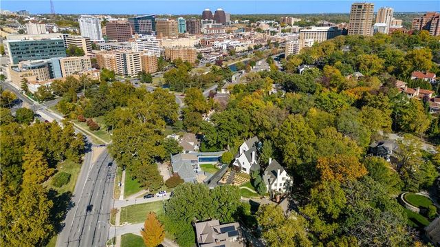 4963 Ward Parkway, Kansas City, MO 64112