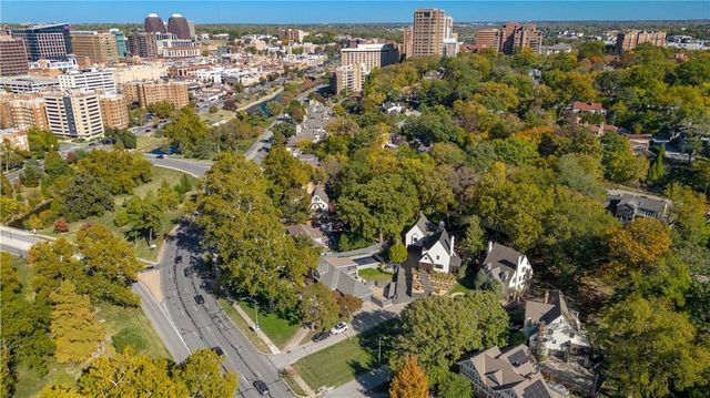 4963 Ward Parkway, Kansas City, MO 64112