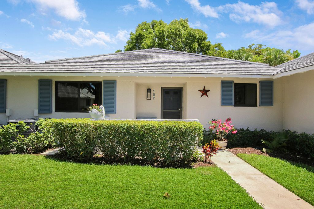 107 Club Drive, Palm Beach Gardens, FL 33418