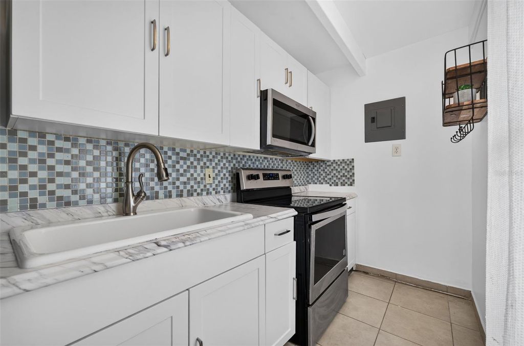 Image 13 of property listing at 3111 CLUB CIRCLE, Lake Wales, FL 33854