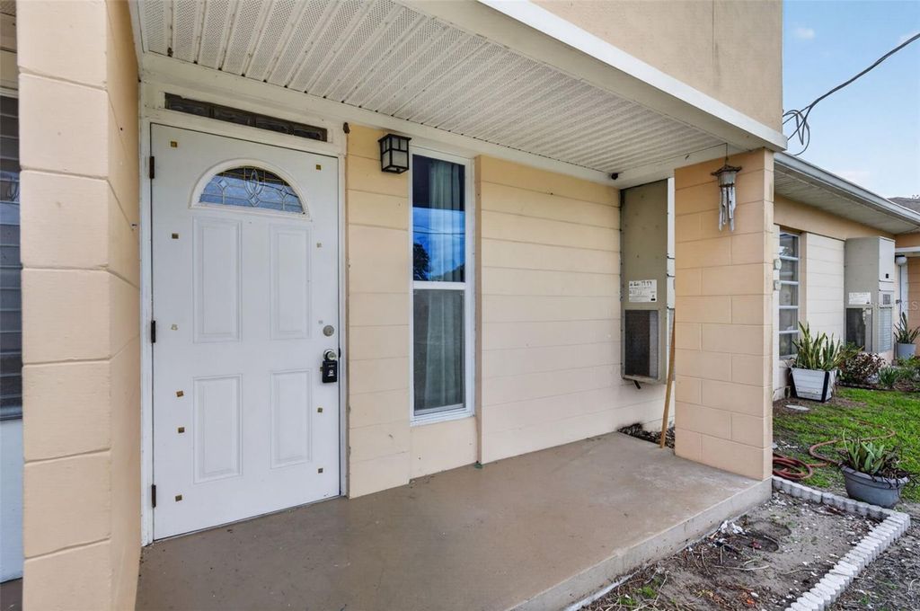Image 4 of property listing at 3111 CLUB CIRCLE, Lake Wales, FL 33854