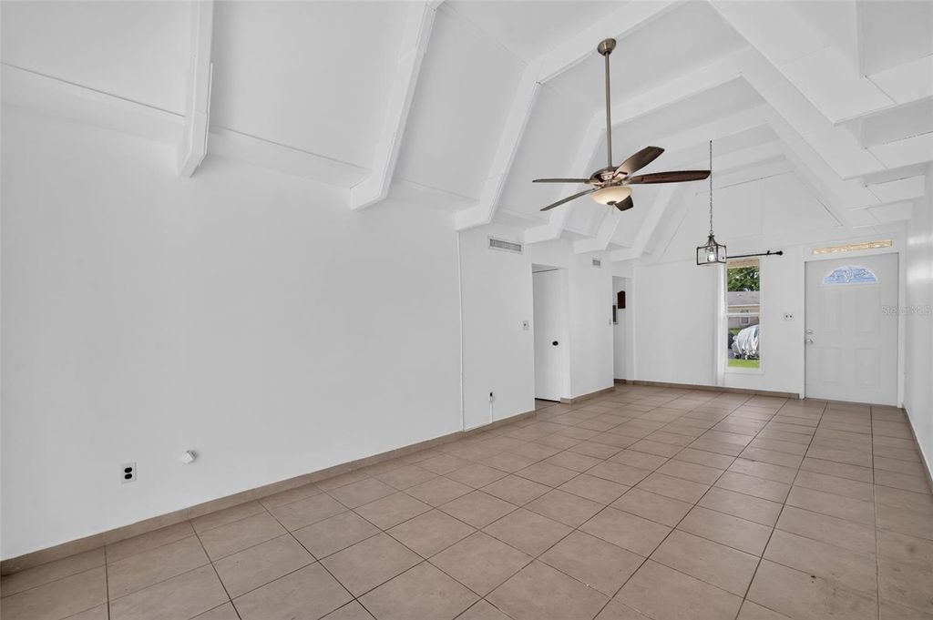 Image 8 of property listing at 3111 CLUB CIRCLE, Lake Wales, FL 33854