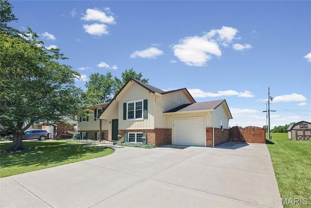 1405 Columbia Road, Dupo, IL 62239
