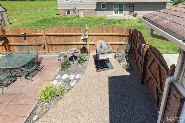 1405 Columbia Road, Dupo, IL 62239