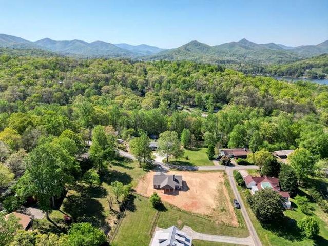 774 Bugscuffle Road, Hiawassee, GA 30548