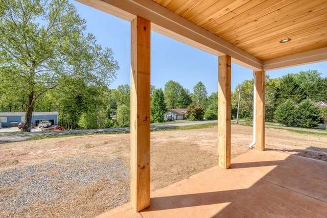 774 Bugscuffle Road, Hiawassee, GA 30548
